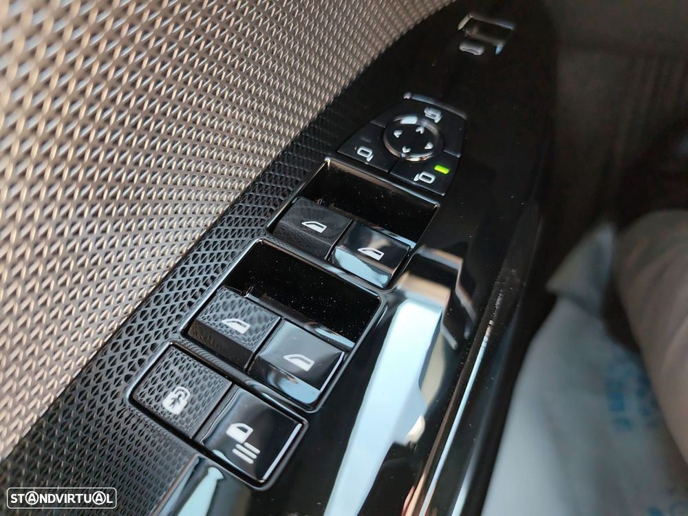 BMW 750 750e xDrive Pack Desportivo M - 25