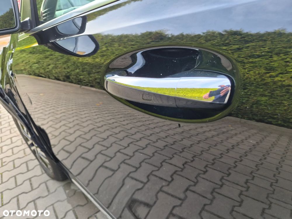 Mercedes-Benz GLB - 16
