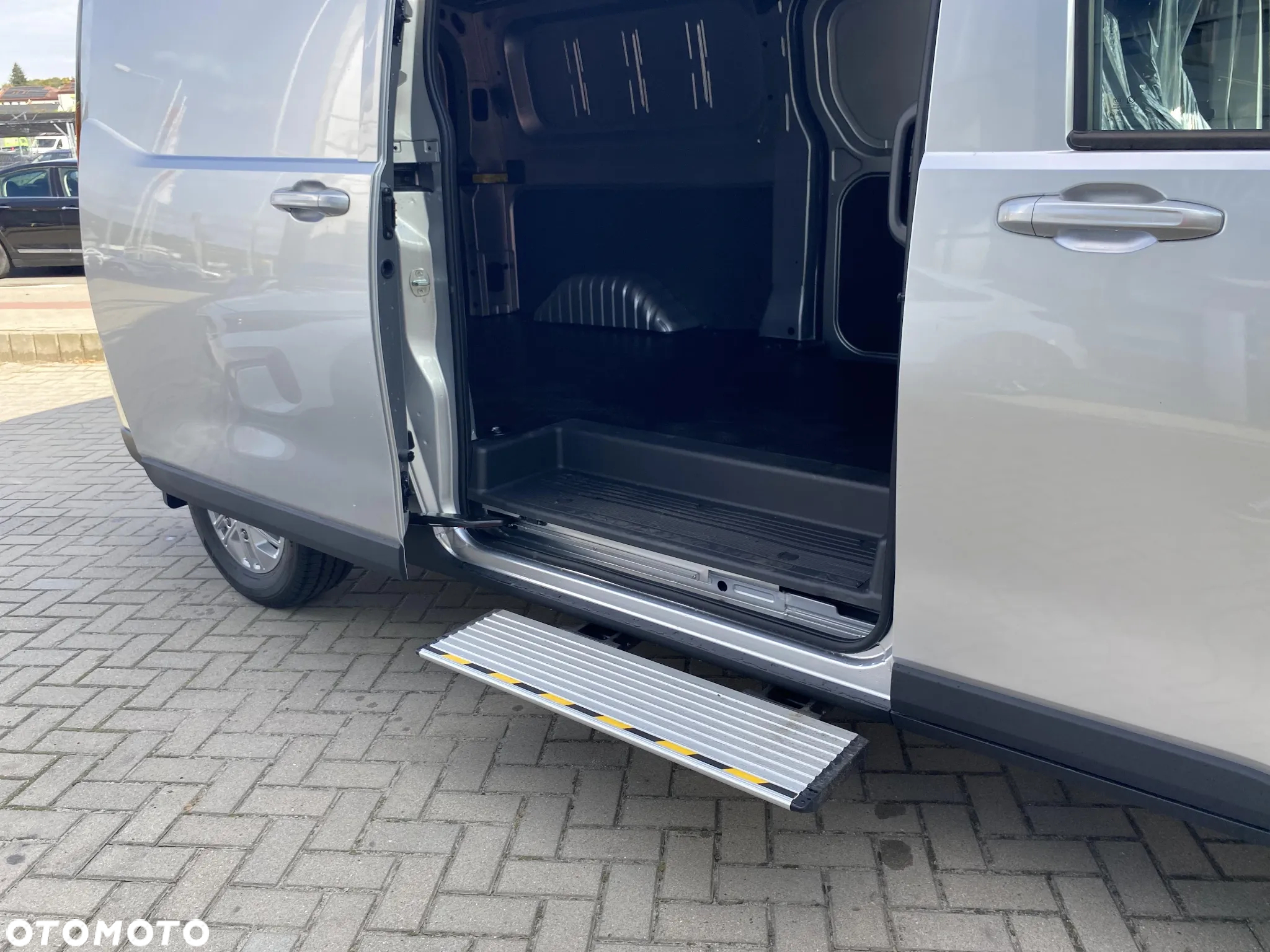 Maxus e-Deliver 7 - 13
