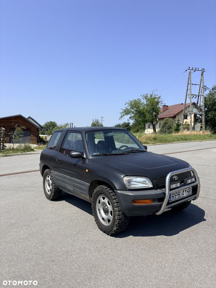 Toyota RAV4 - 1