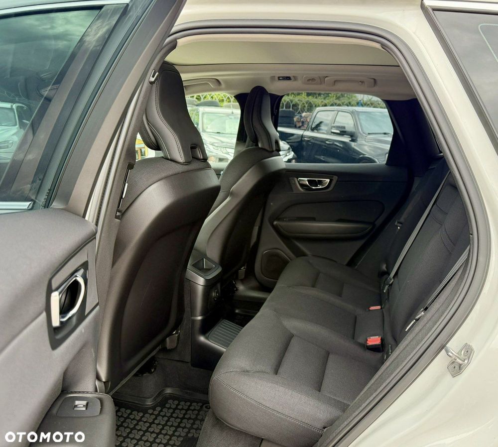 Volvo XC 60 T6 AWD Plug-In Hybrid Inscription - 10