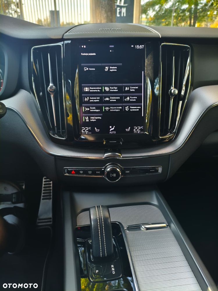 Volvo XC 60 B4 D AWD R-Design - 25