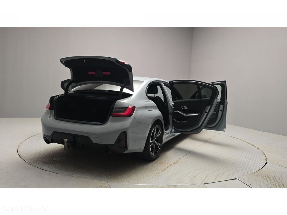 BMW Seria 3 320d xDrive mHEV M Sport - 12