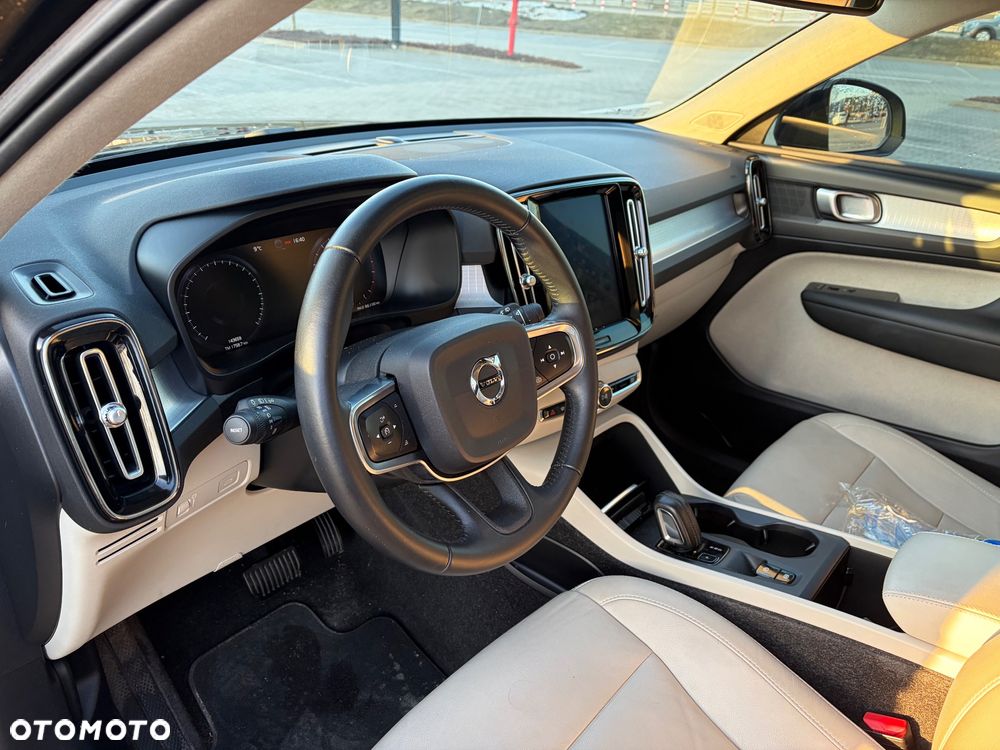 Volvo XC 40 T5 AWD Momentum - 9