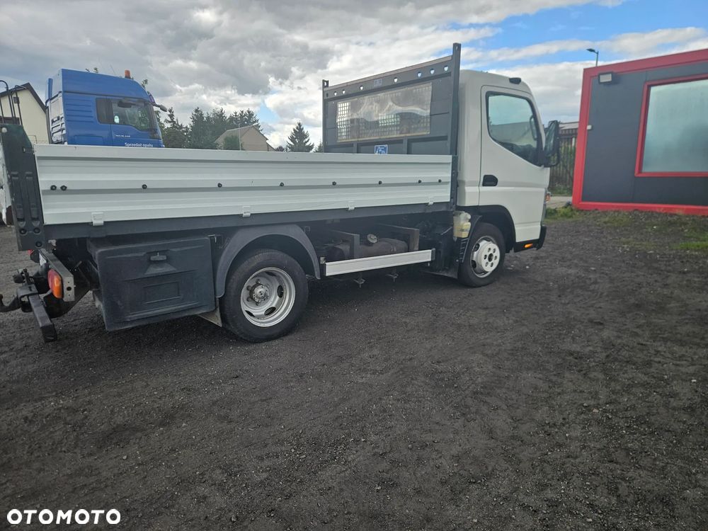 Mitsubishi Fuso - 7