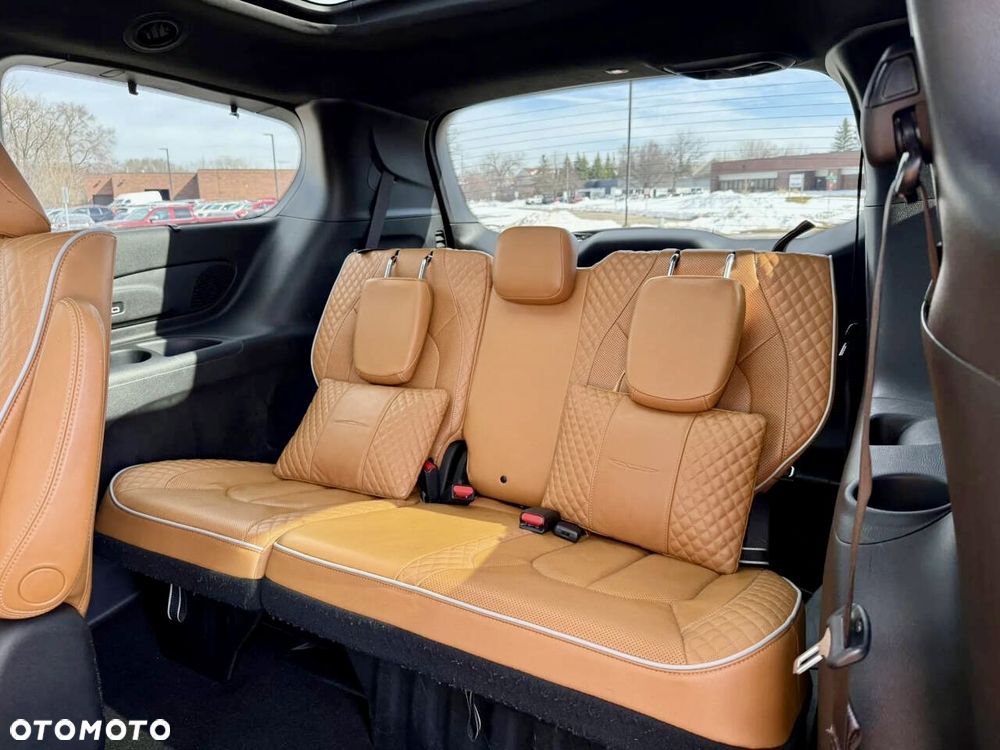 Chrysler Pacifica - 16