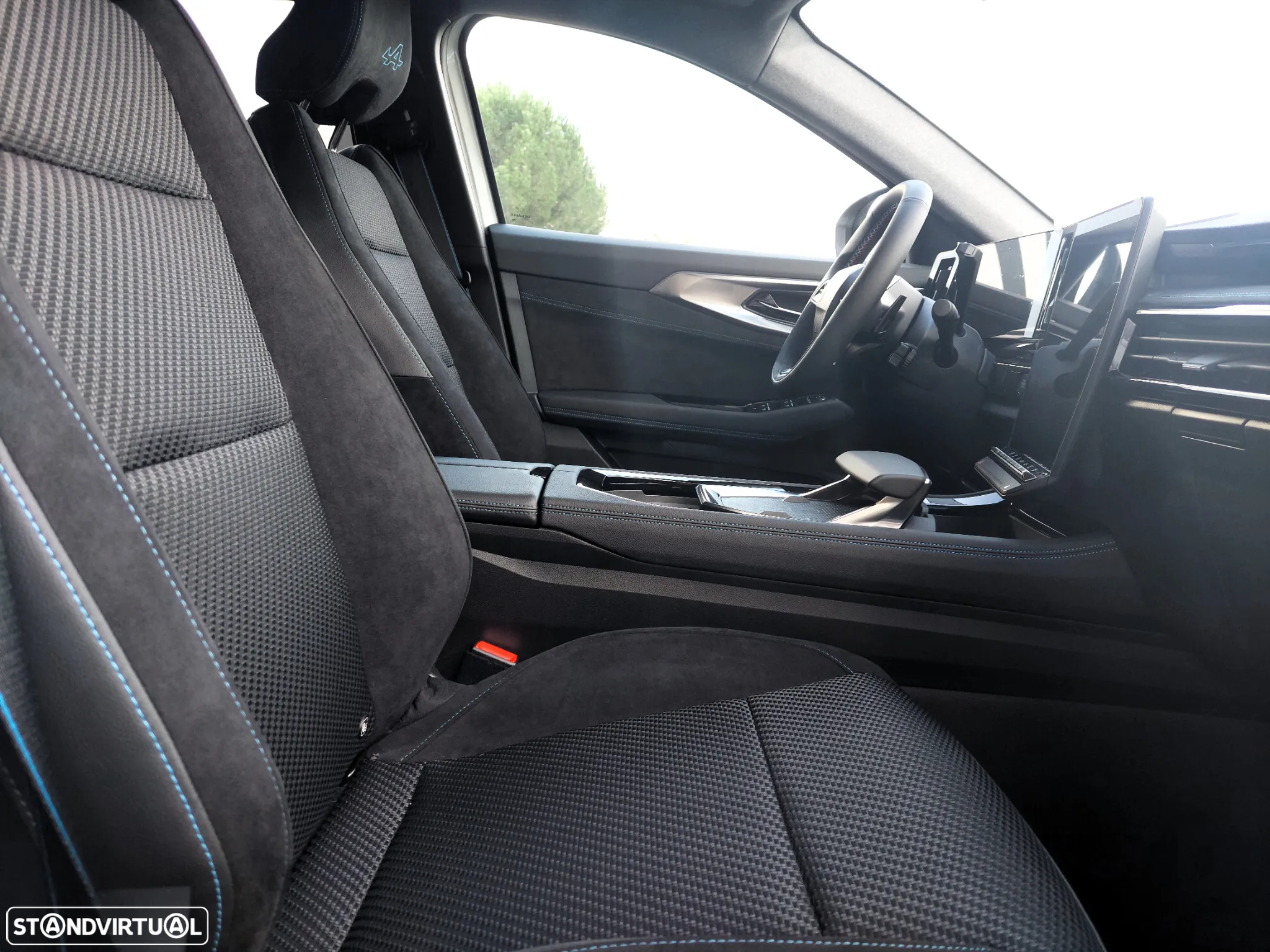 Renault Austral 1.2 E-Tech Iconic Espirit - 11