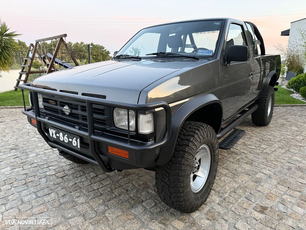 Nissan Pick Up - 2