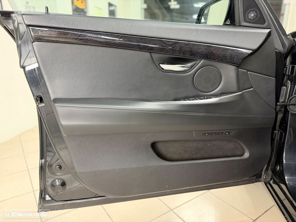 BMW 535 Gran Turismo d xDrive - 14