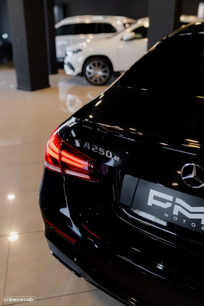 Mercedes-Benz A 250 e 8G-DCT Edition AMG Line - 14