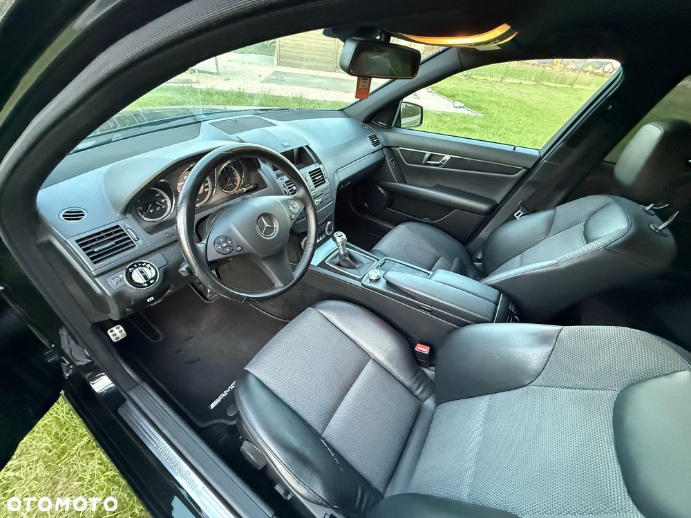 Mercedes-Benz Klasa C 180 Kompressor BlueEFFICIENCY Avantgarde - 28