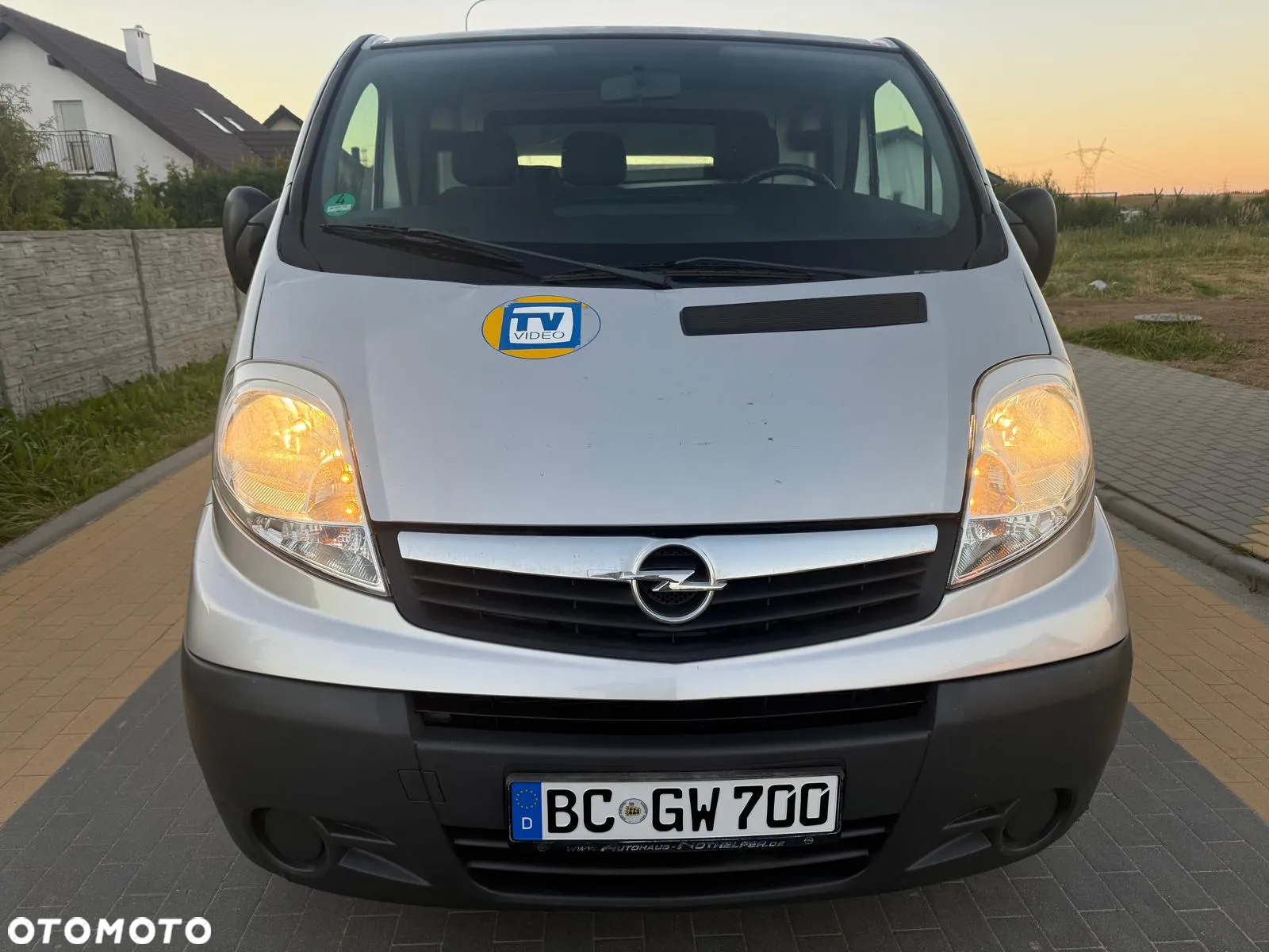 Opel Vivaro - 2