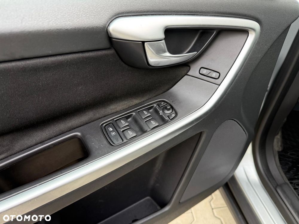 Volvo XC 60 - 30
