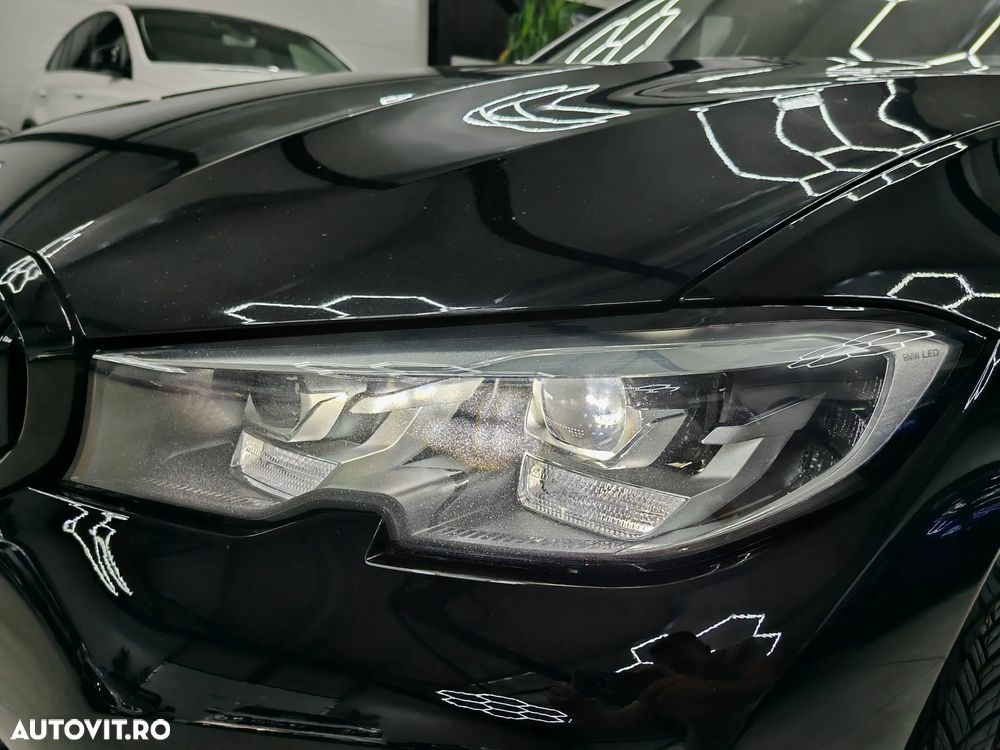 BMW Seria 3 320d AT MHEV - 32