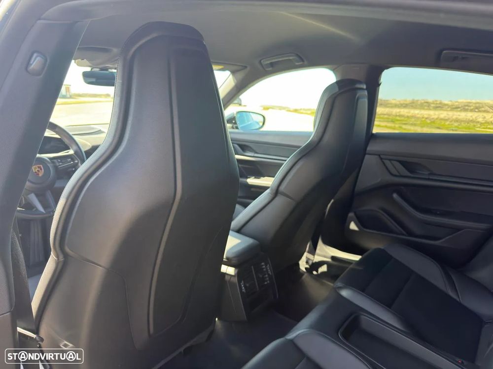 Porsche Taycan 4 - 23