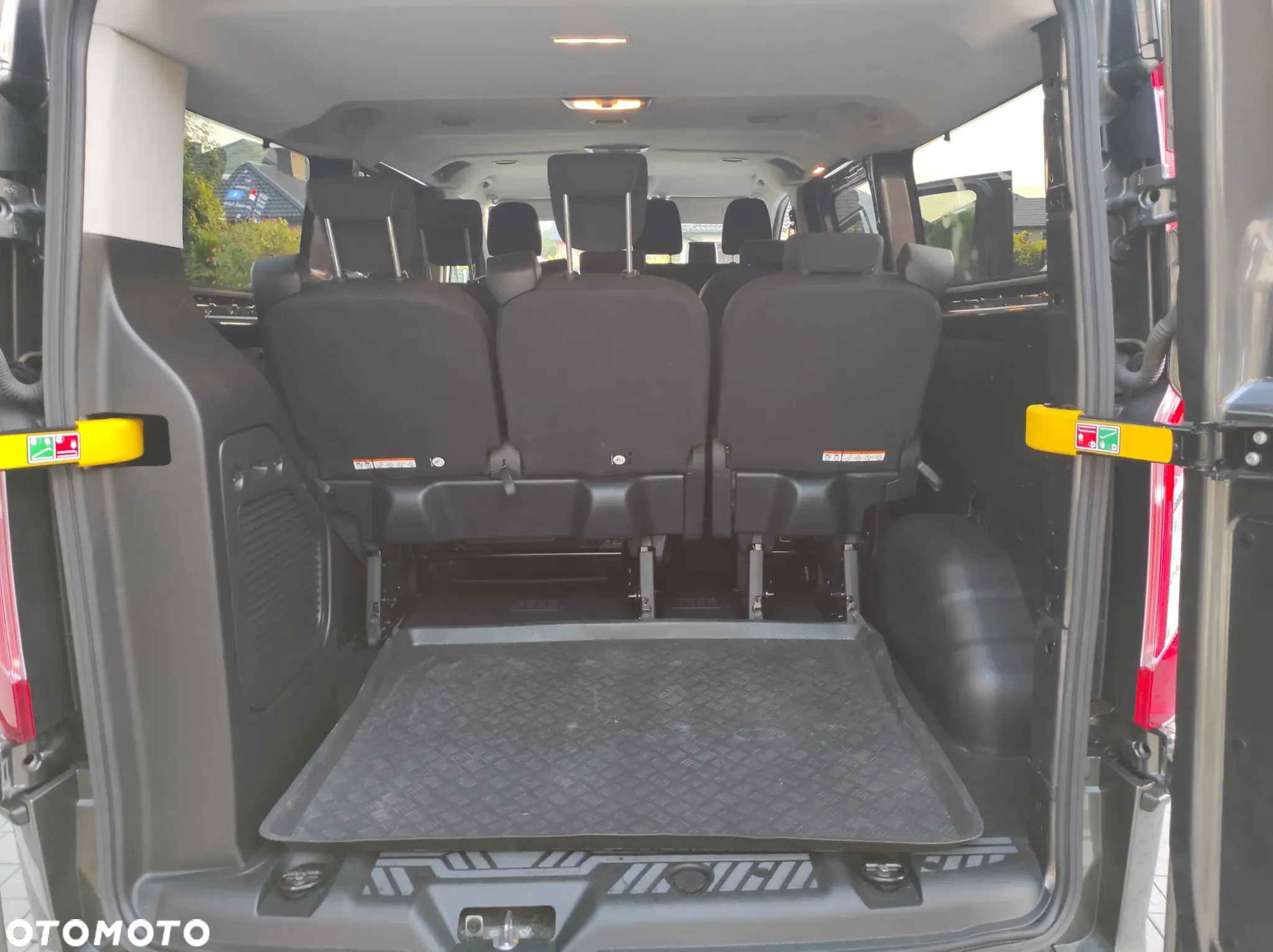 Ford Tourneo Custom - 27