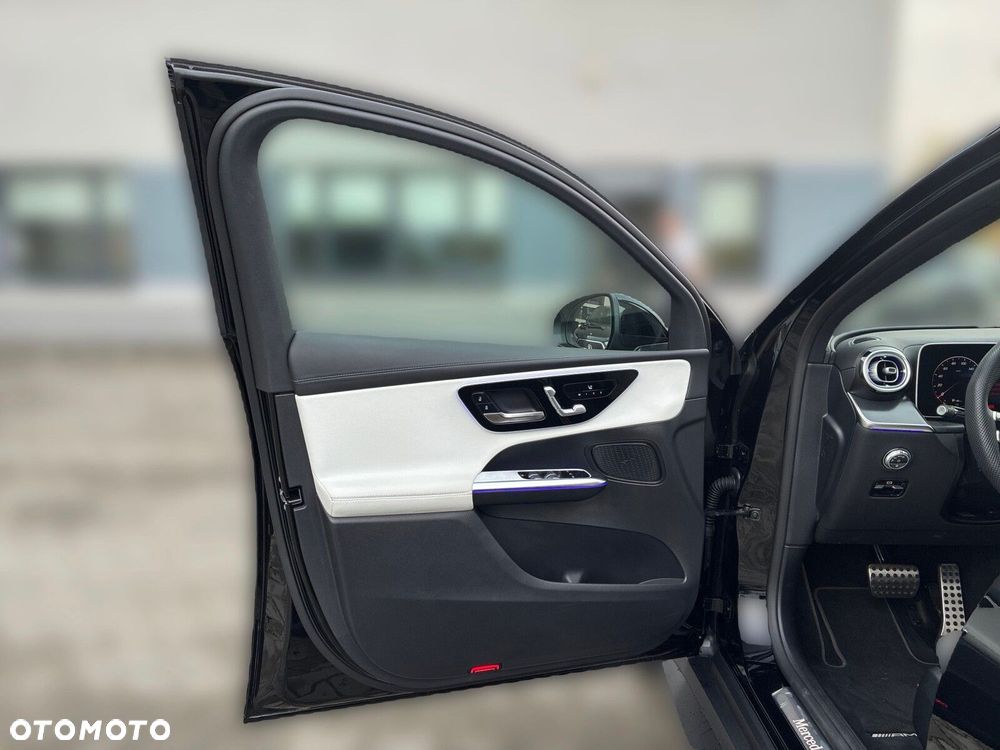 Mercedes-Benz GLC - 12