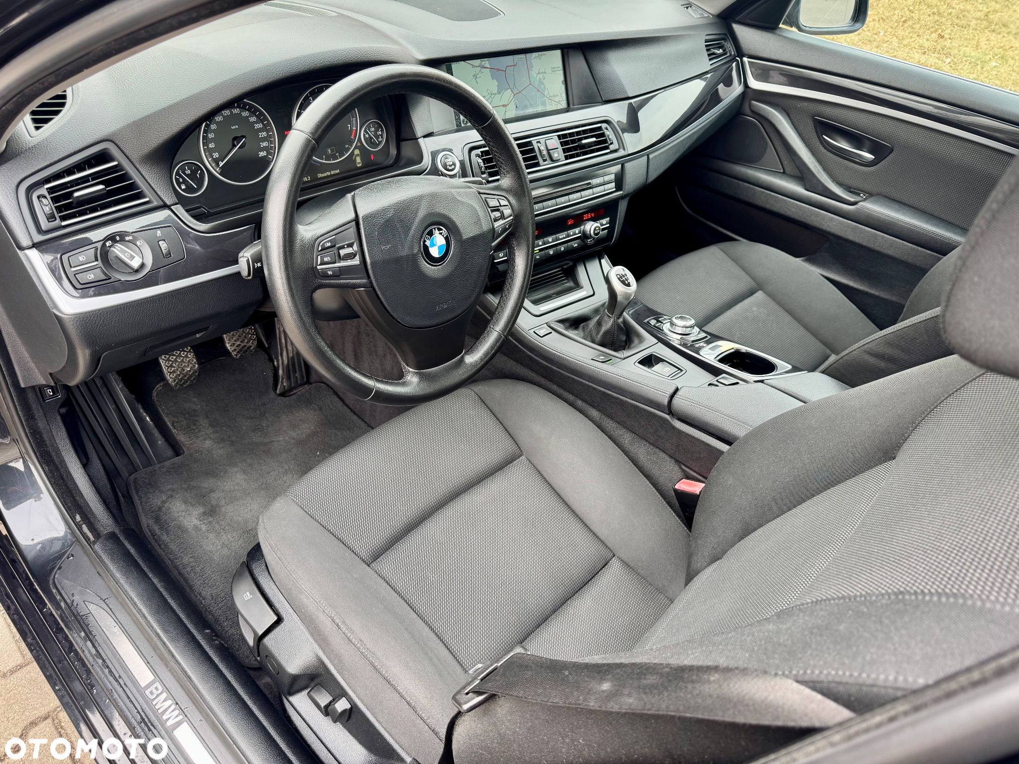 BMW Seria 5 523i - 13