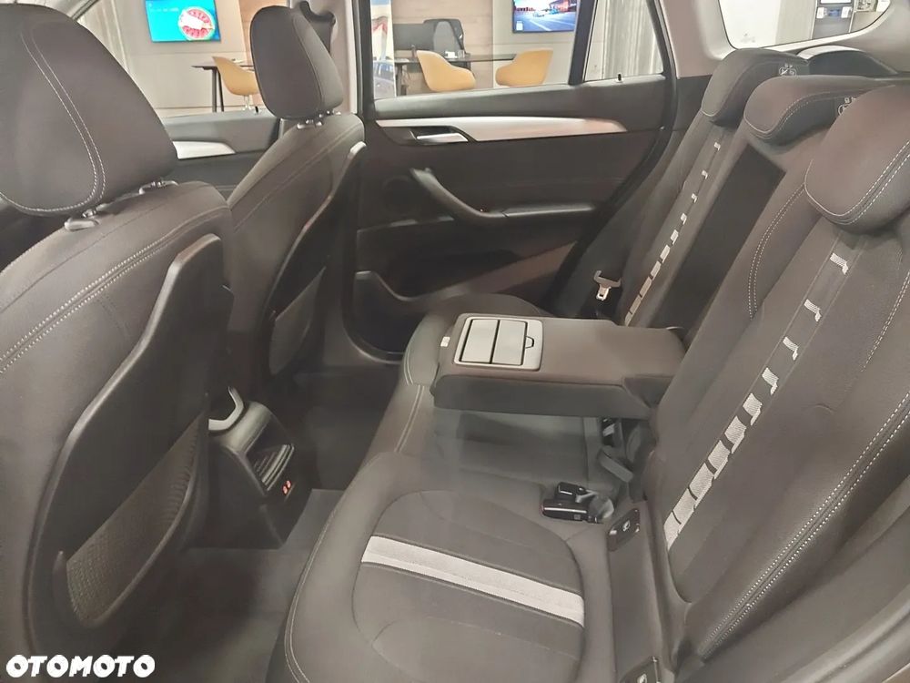 BMW X1 sDrive18i - 6