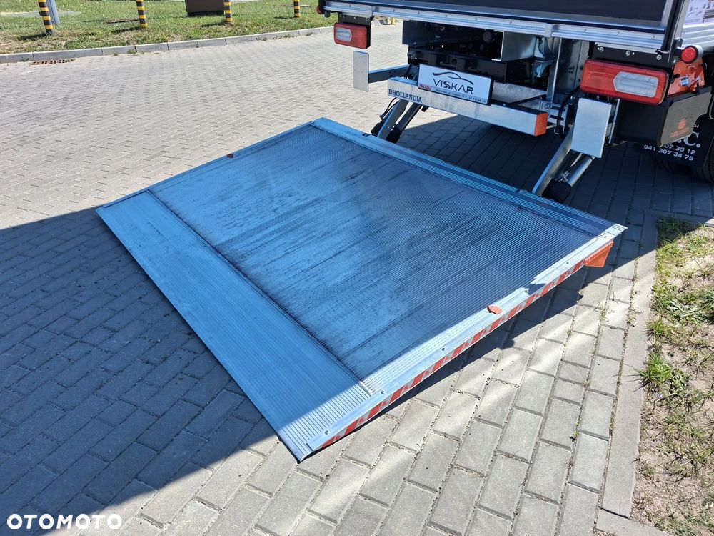 Isuzu M27H kontener z windą - 18