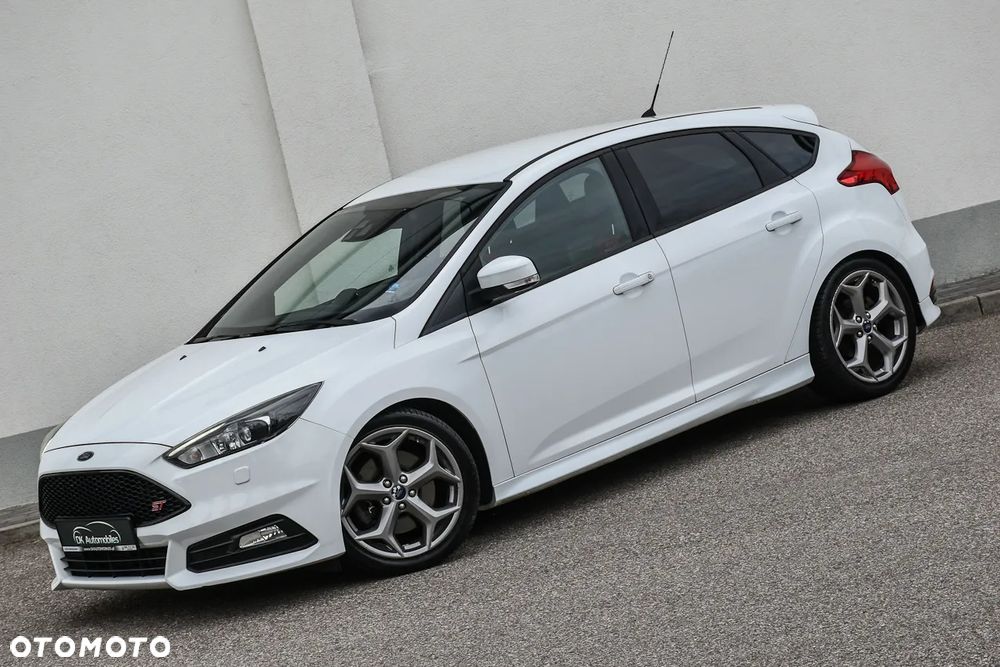 Ford Focus 2.0 EcoBoost ST mit Leder-Sport-Paket - 5