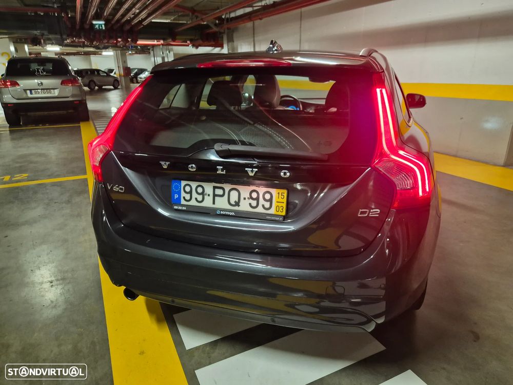 Volvo V60 1.6 D2 Momentum Eco - 13