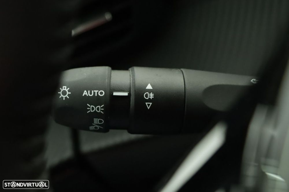 Peugeot 2008 1.2 PureTech Allure - 17