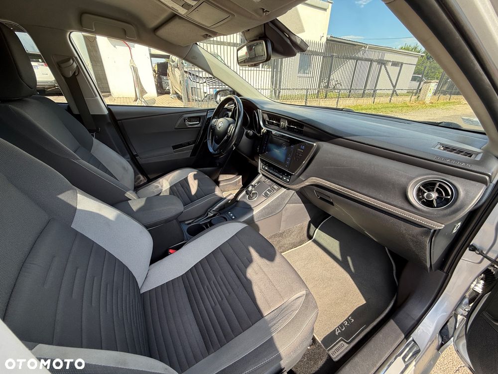 Toyota Auris Hybrid 135 Prestige - 12
