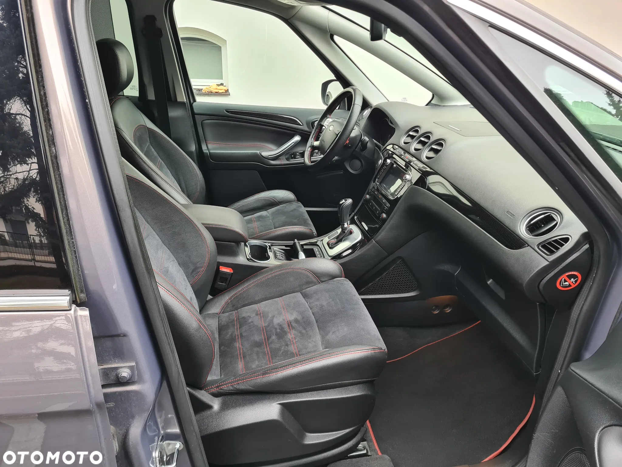 Ford S-Max - 17