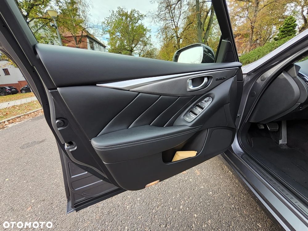 Infiniti Q50 2.0t Sport Tech - 10