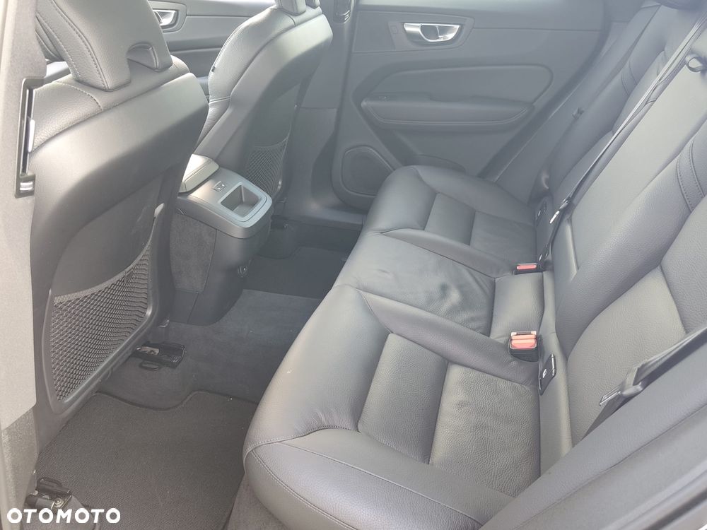 Volvo XC 60 B5 B AWD Ultimate Black Edition - 20