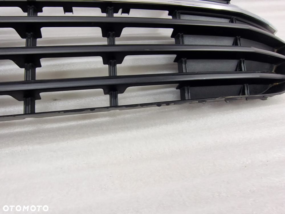 VW T6 LIFT T6.1 7LA 19- 4 MOTION ATRAPA / GRILL PRZEDNI PRZÓD , NR 7LA853651C / 7LA853653J , NR AUKCJI GR123 - 19