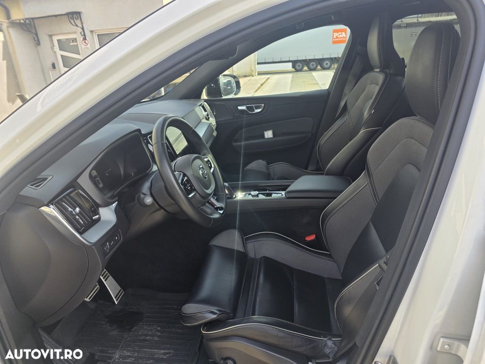 Volvo XC 60 Recharge T8 Twin Engine eAWD R-Design - 11