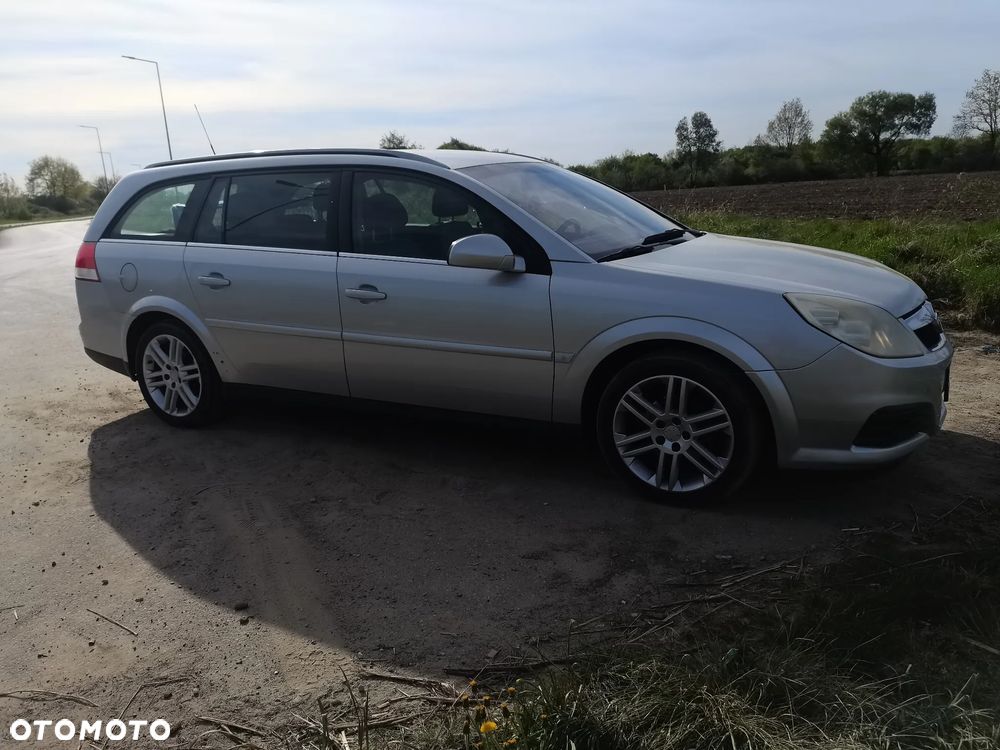 Opel Vectra 1.9 CDTI Essentia - 3