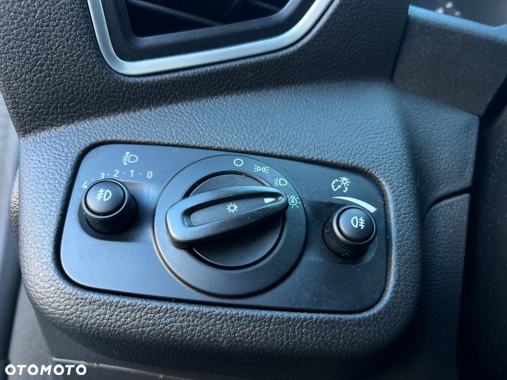 Ford Kuga 2.0 TDCi 2x4 Titanium - 28