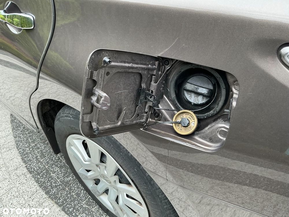Nissan Altima - 13