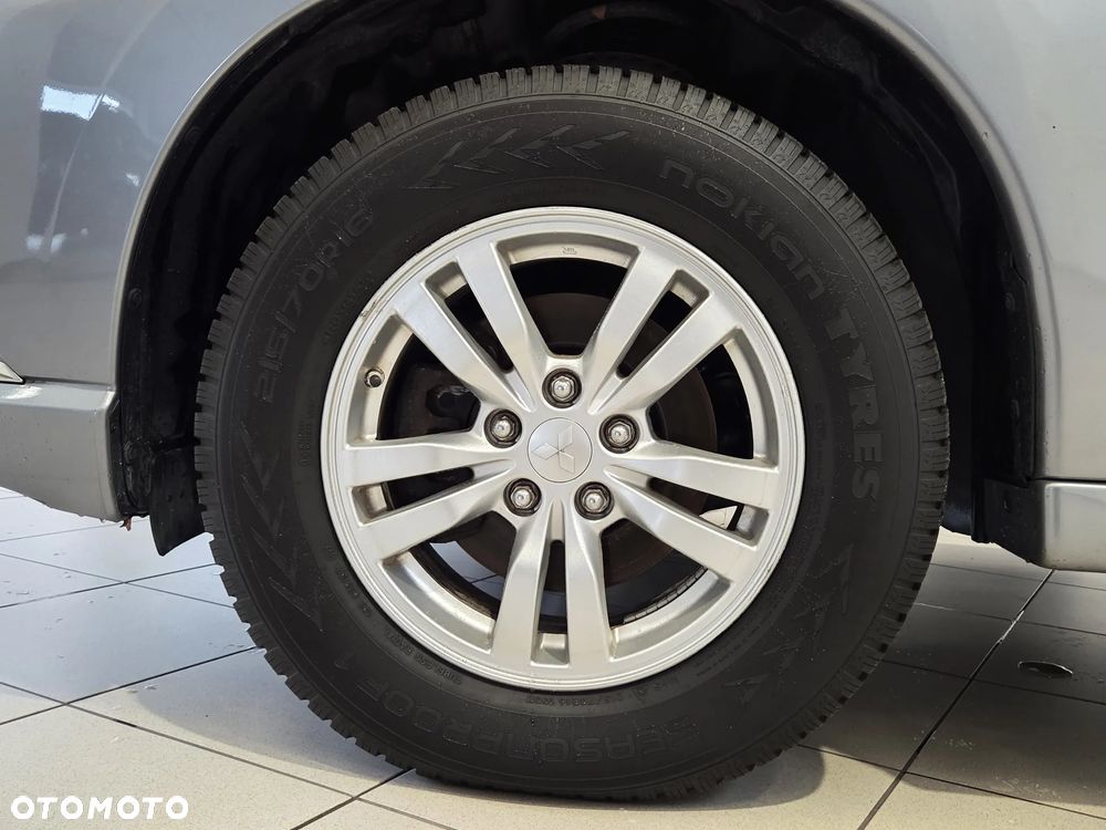 Mitsubishi Outlander Instyle NAVI - 9