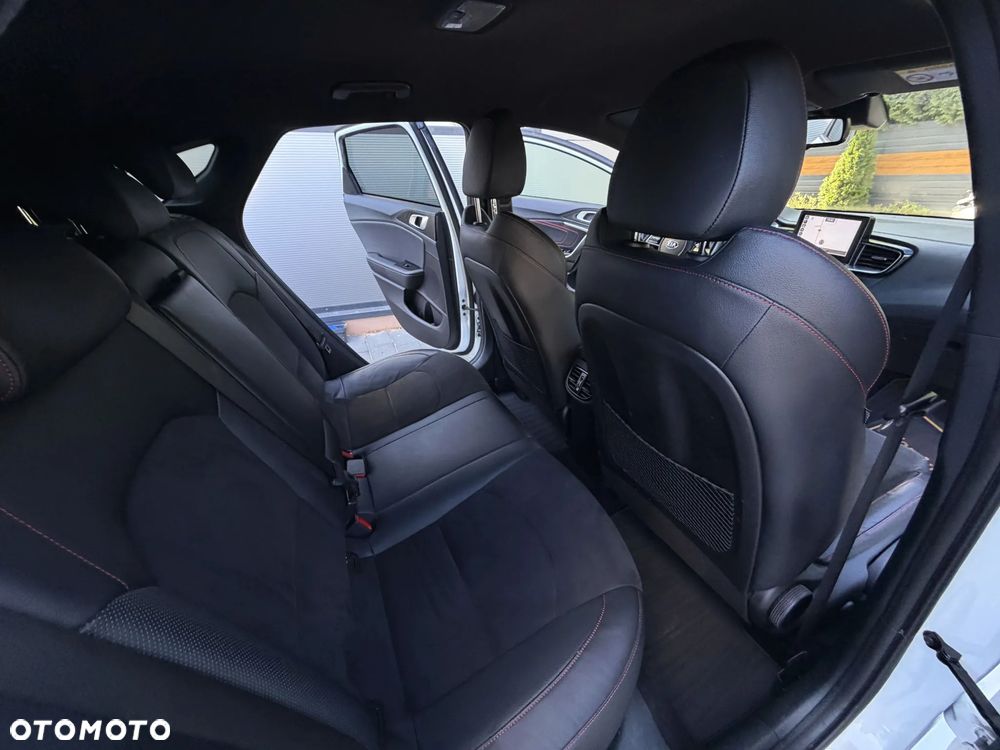 Kia ProCeed 1.6 T-GDI DCT7 OPF GT - 17