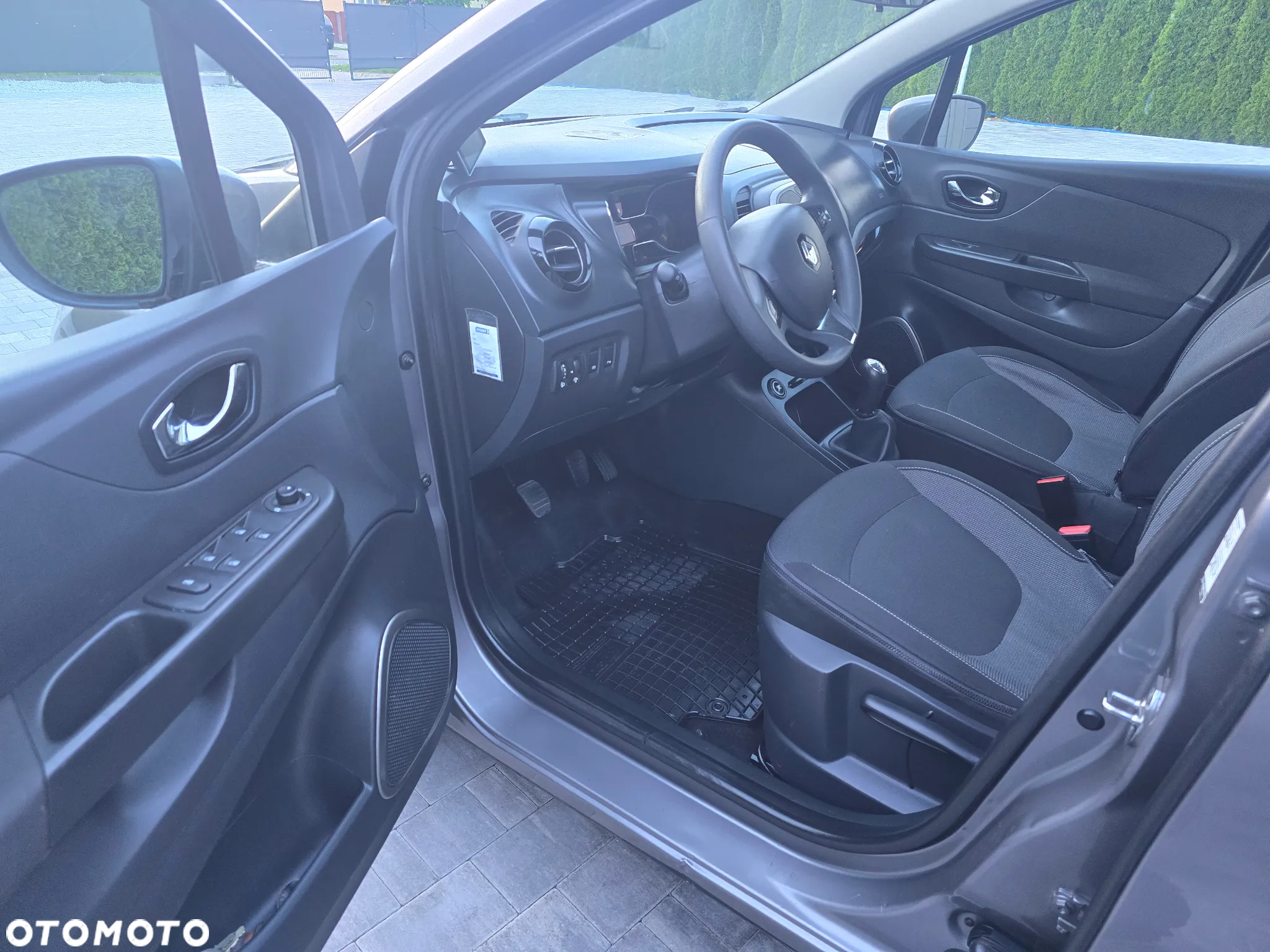 Renault Captur - 4