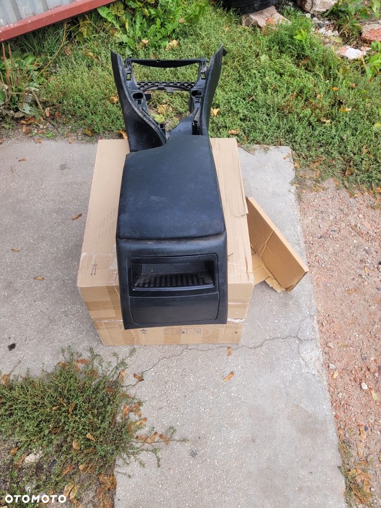 Podłokietnik tunel  bmw e90