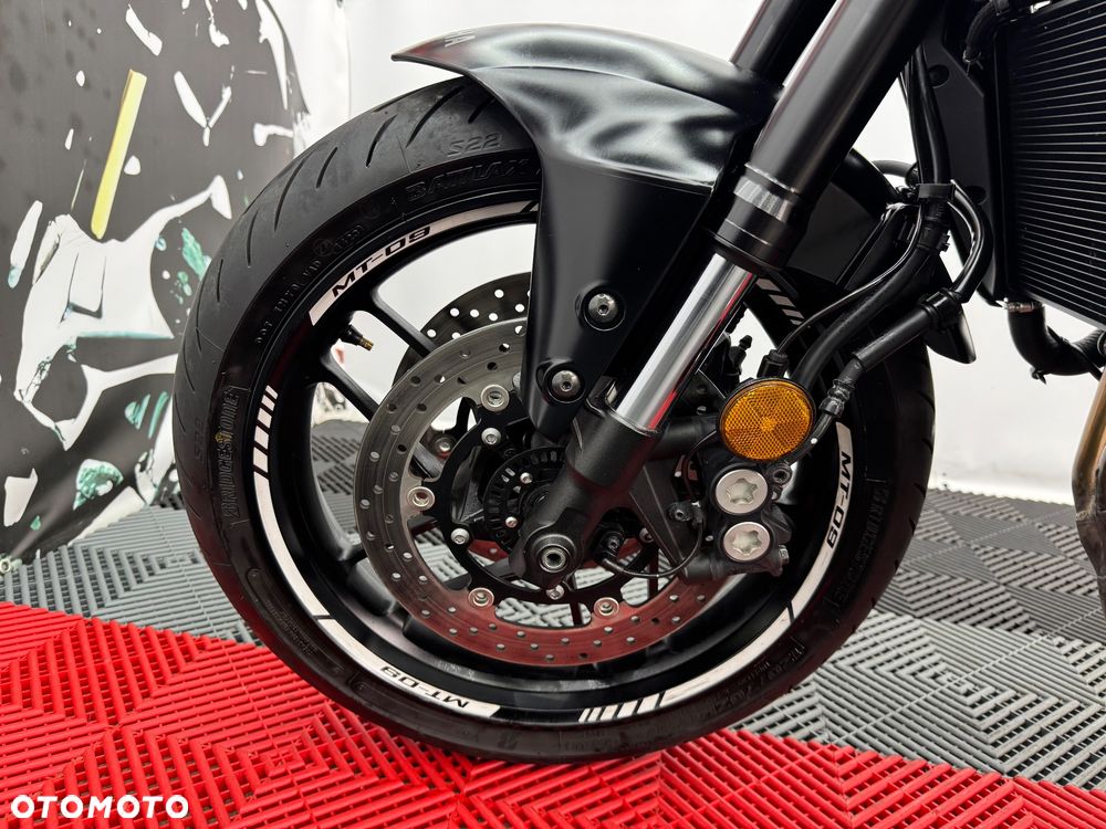Yamaha MT - 9