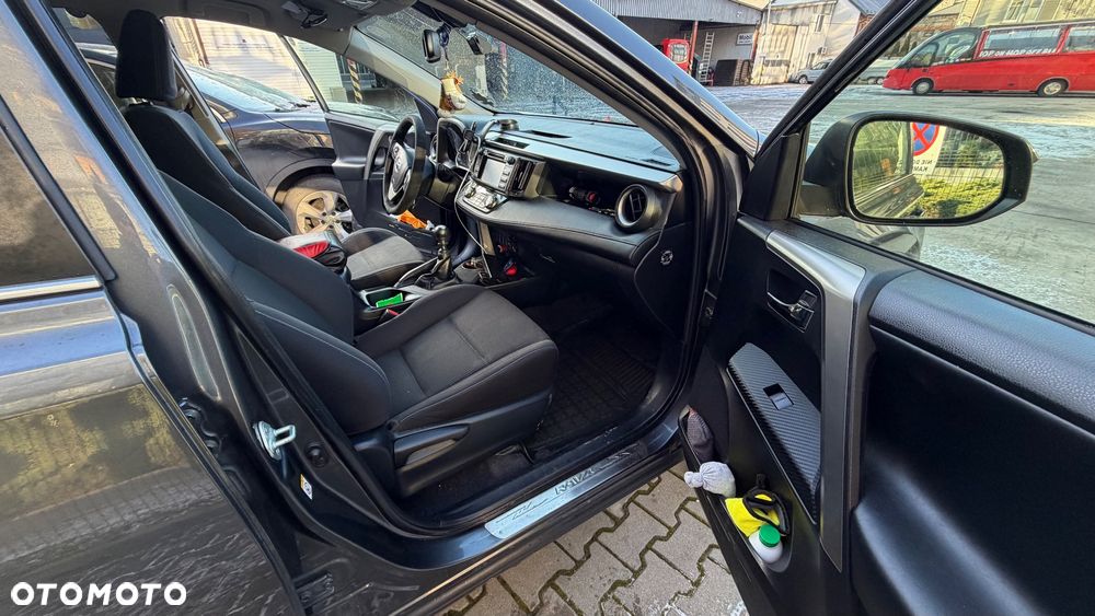 Toyota RAV4 2.0 D-4D Active - 29