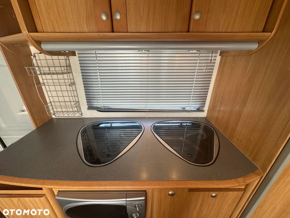 Adria CLASSICA 743 UP z ALDE , dużą markizą. 6/7 osobowa - 22