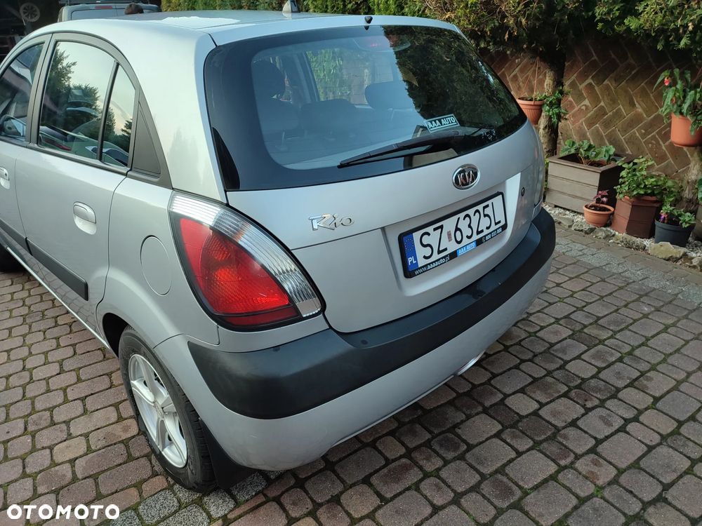 Kia Rio 1.4 City - 5