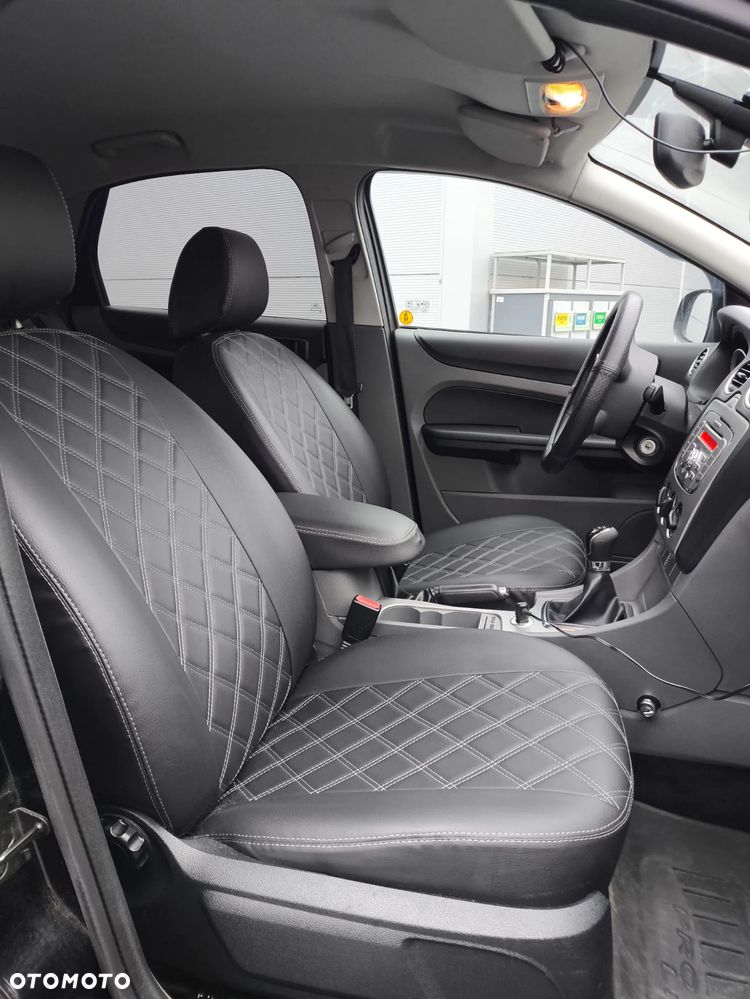 Ford Focus 1.6 Comfort - 16