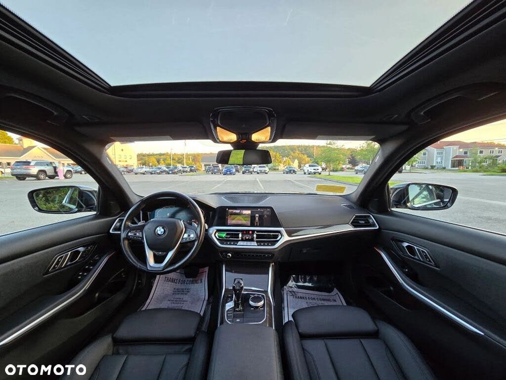 BMW Seria 3 330i Luxury Line - 9