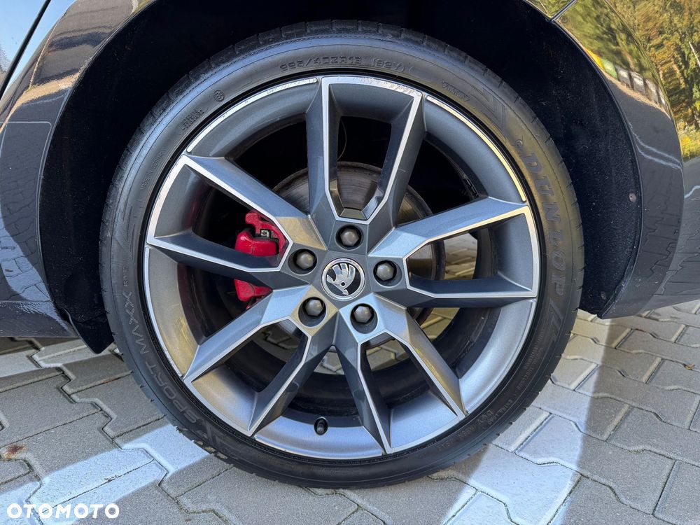 Skoda Octavia 2.0 TDI DSG RS - 34