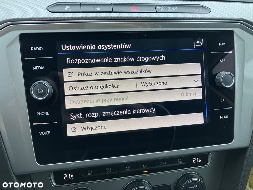 Volkswagen Passat - 15