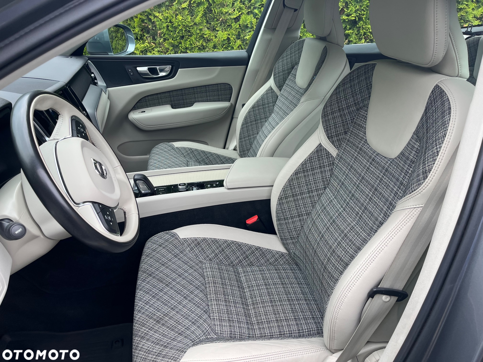 Volvo XC 60 B4 B Momentum Pro - 7