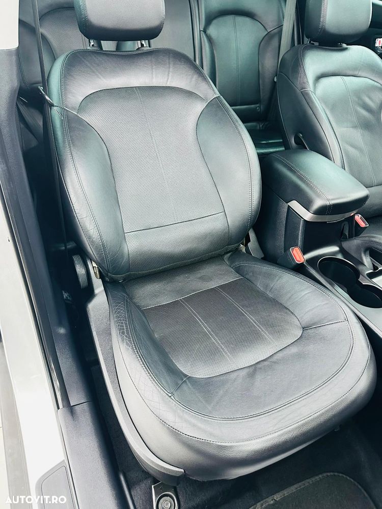 Hyundai ix35 1.7 CRDI 2WD blue Finale Silver - 24